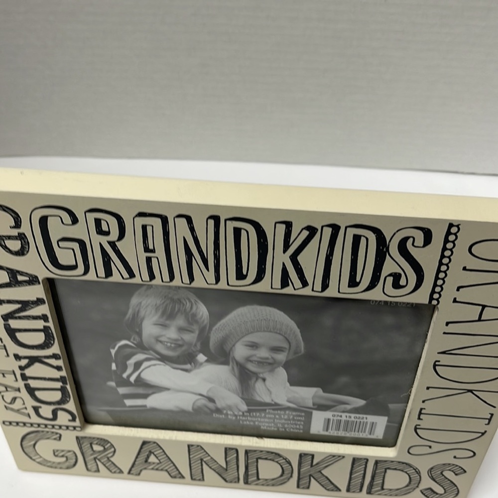 5 x 7 grandkids picture frame beige with black writing - Picture 3 of 4